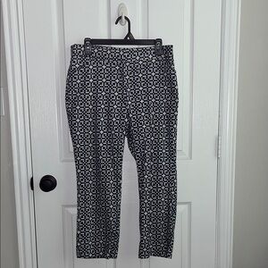 LAUNDRYby Shelli Segal. Blue and white cropped pants